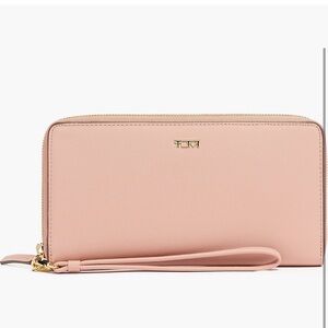 NWT& B Tumi Belden Leather Travel Wallet new tag color blush back slip pocket